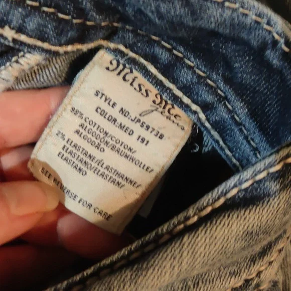 Miss Me Signature Boot Jeans - Picture 7 of 7